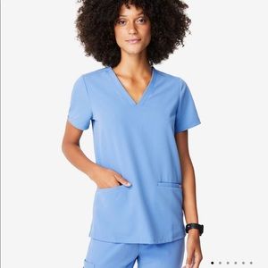 FIGS Casma Three Pocket scrub top